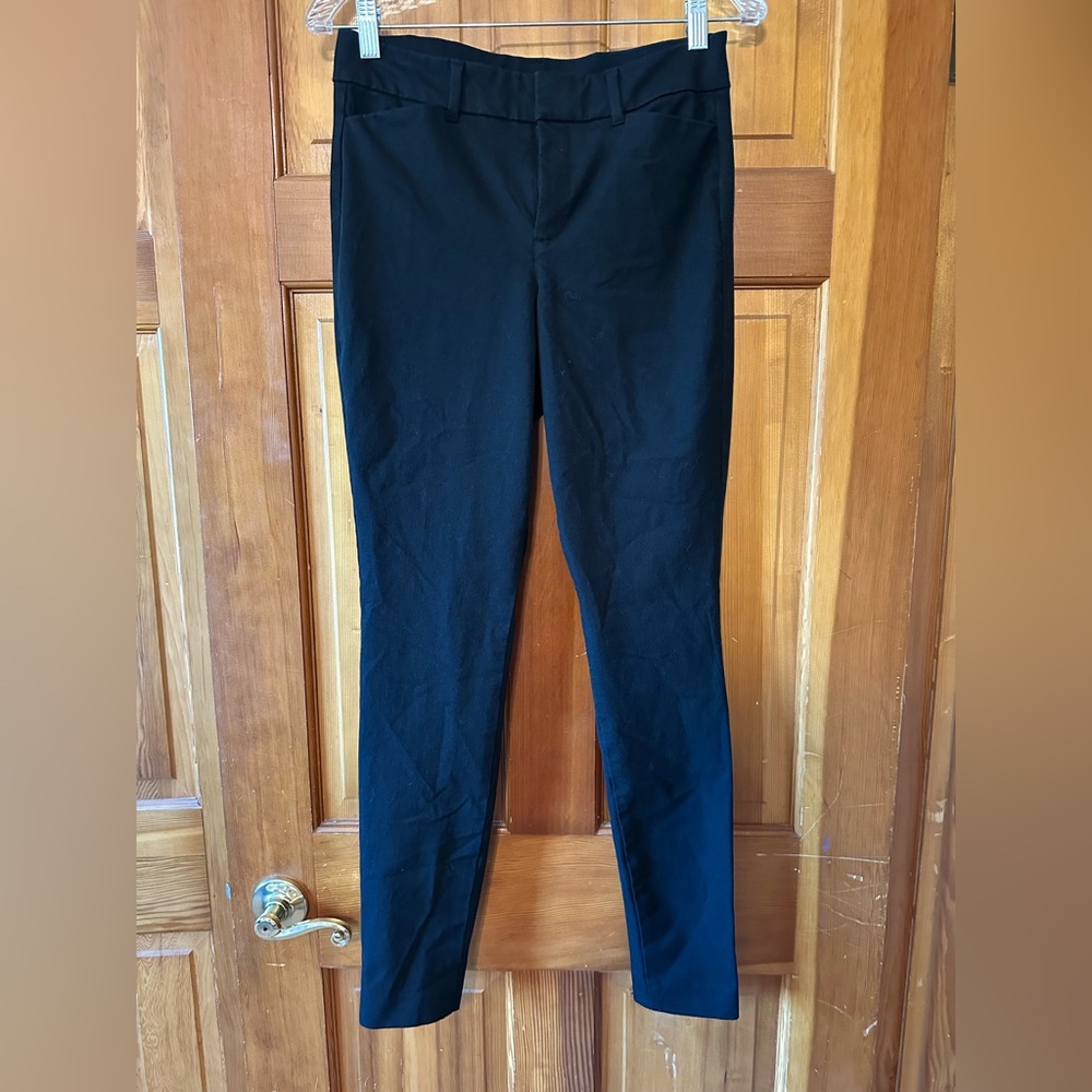 Old Navy Black Pixie Pants with Secret-Smooth Pockets